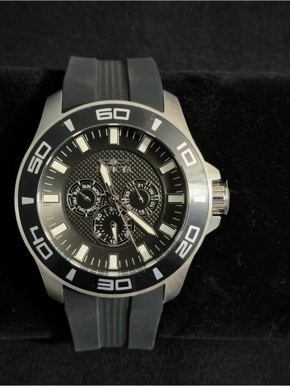Invicta Pro Diver Impact 50MM 330FT Water Resistance Luxury Dive Watch!